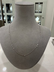Floating diamonds necklace
