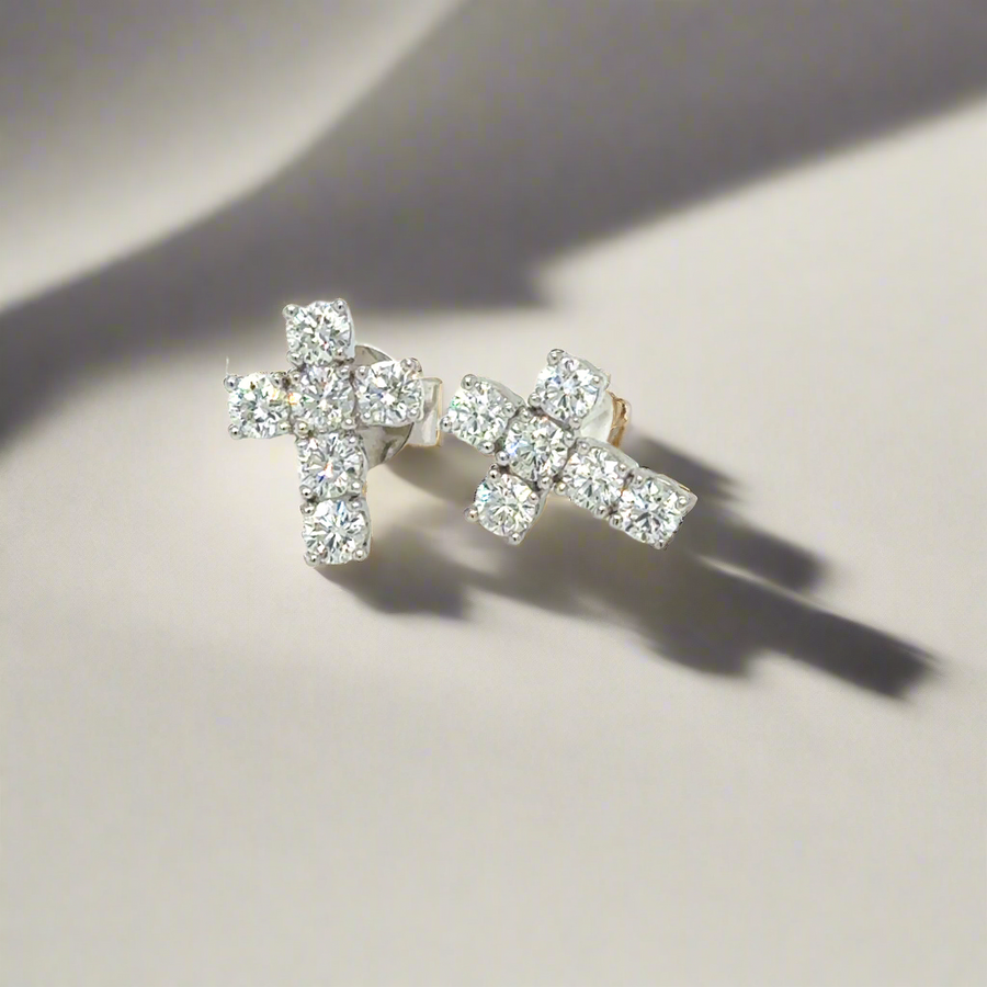 Cross Diamond studs in18k white gold