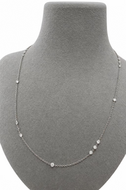 Floating diamonds necklace