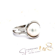 18 carat White gold Pearl Ring